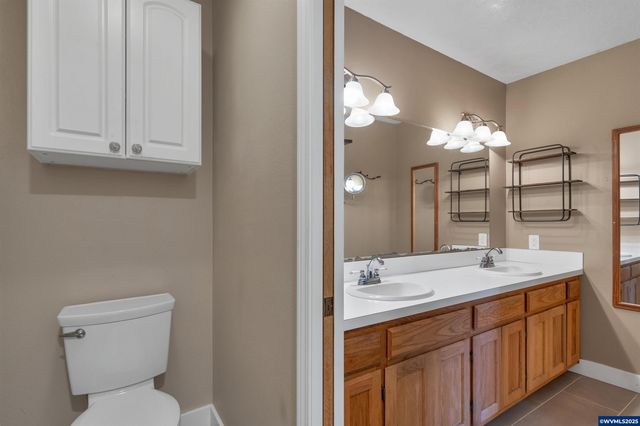 383 SW Wyatt St, Dallas, OR 97338