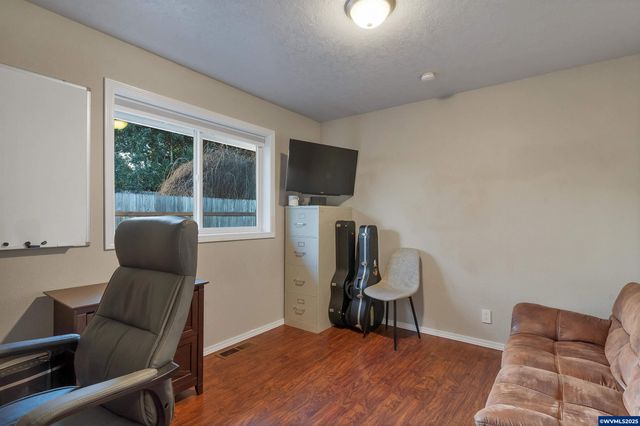 383 SW Wyatt St, Dallas, OR 97338