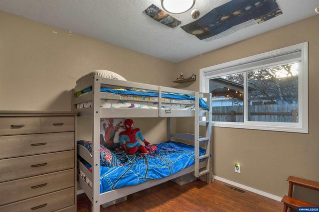 383 SW Wyatt St, Dallas, OR 97338