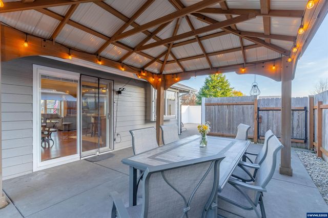 383 SW Wyatt St, Dallas, OR 97338