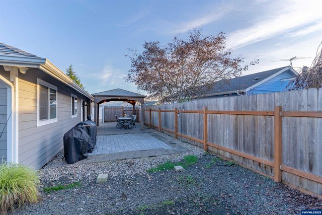 383 SW Wyatt St, Dallas, OR 97338