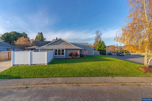 383 SW Wyatt St, Dallas, OR 97338