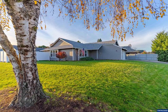 383 SW Wyatt St, Dallas, OR 97338