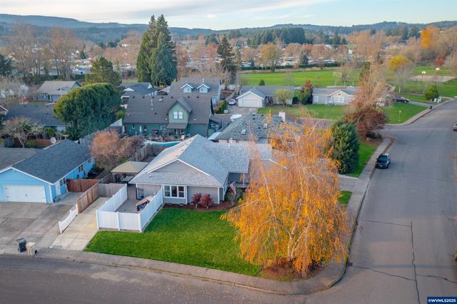 383 SW Wyatt St, Dallas, OR 97338