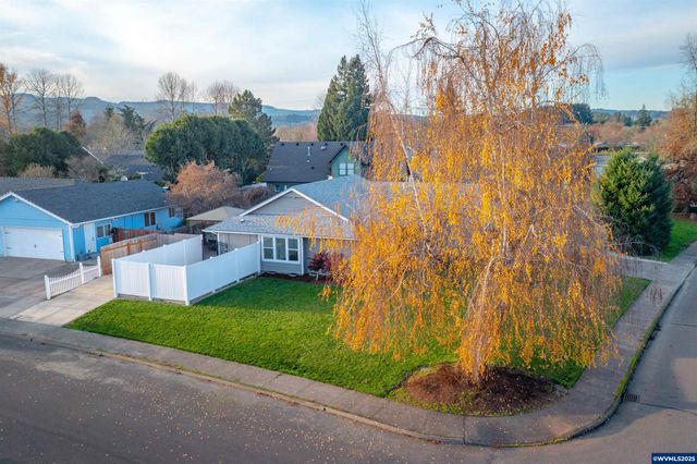 383 SW Wyatt St, Dallas, OR 97338