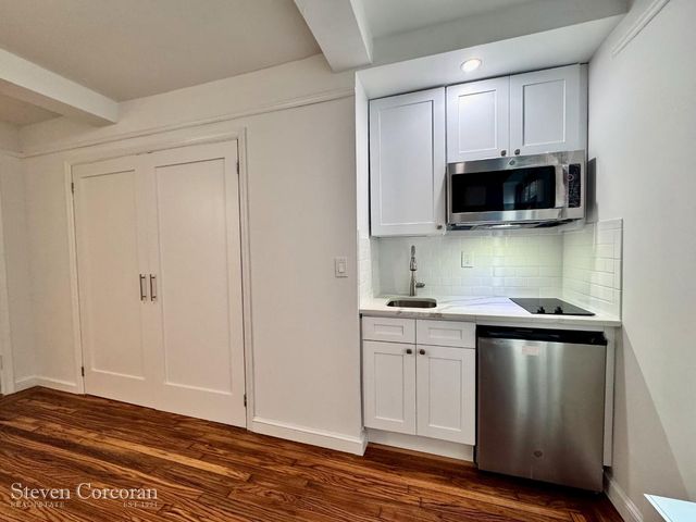 25 Tudor City Pl Apt 1910, New York City, NY 10017