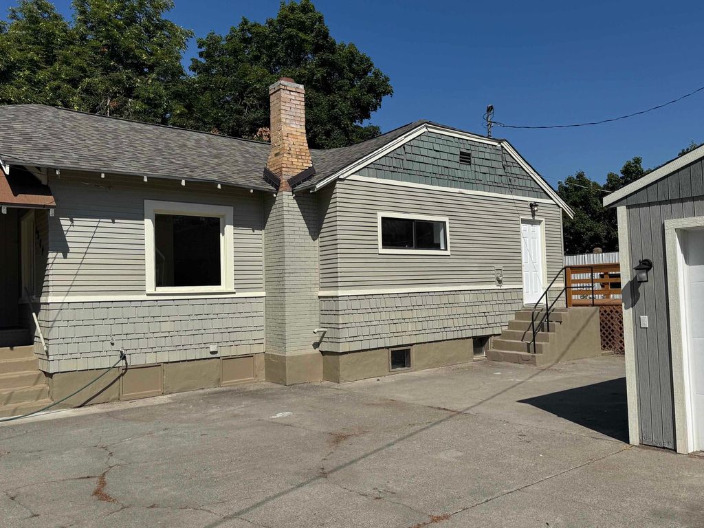 8809 E ALKI St, Spokane, WA 99212 photo 3
