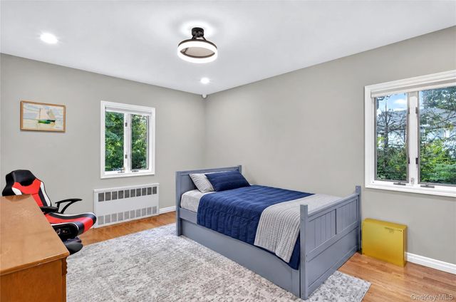 14 Maplewood Lane, East Hills, NY 11576