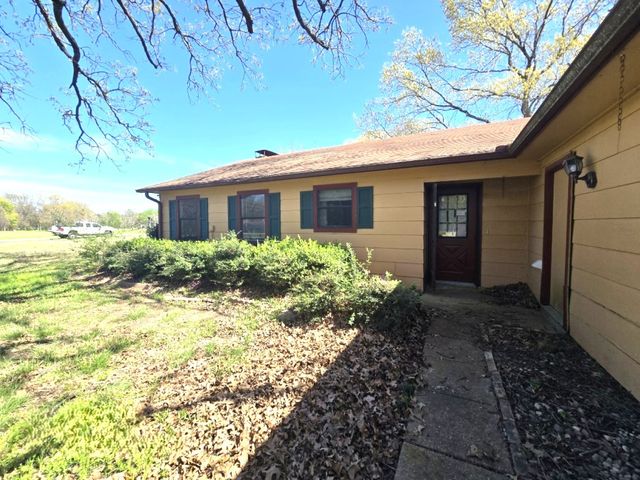 159 Rs County Road 3365, Emory, TX 75440