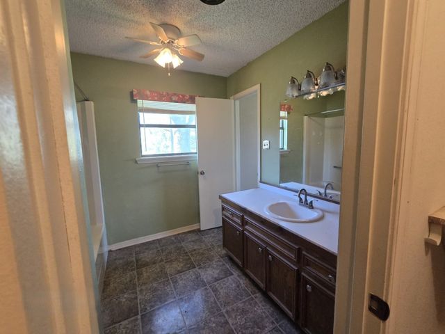 159 Rs County Road 3365, Emory, TX 75440