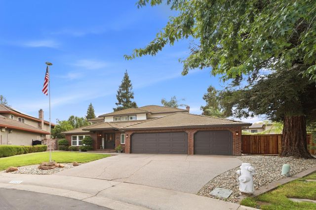 8820 San Badger Way, Elk Grove, CA 95624