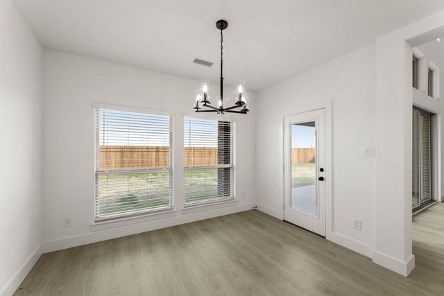 804 Hidden Lakes Drive, Desoto, TX 75115