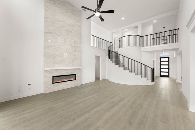 804 Hidden Lakes Drive, Desoto, TX 75115