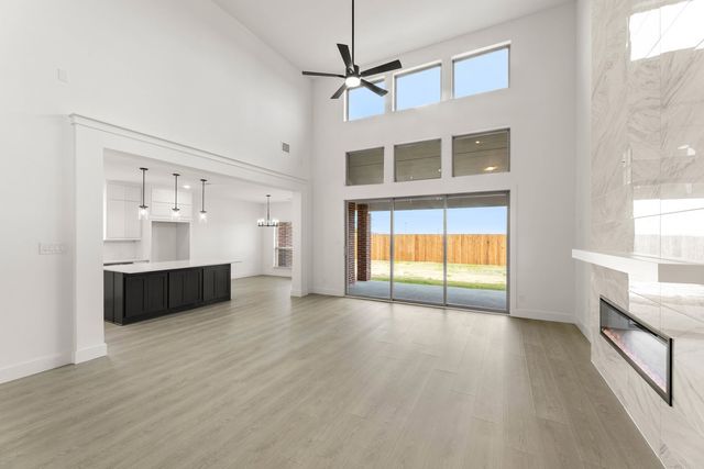 804 Hidden Lakes Drive, Desoto, TX 75115