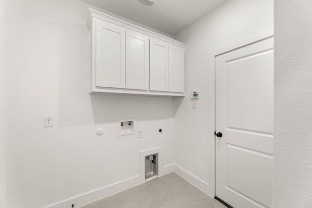 804 Hidden Lakes Drive, Desoto, TX 75115