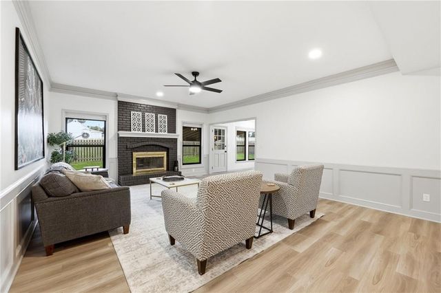 1008 NE Remington Court, Lee's Summit, MO 64086