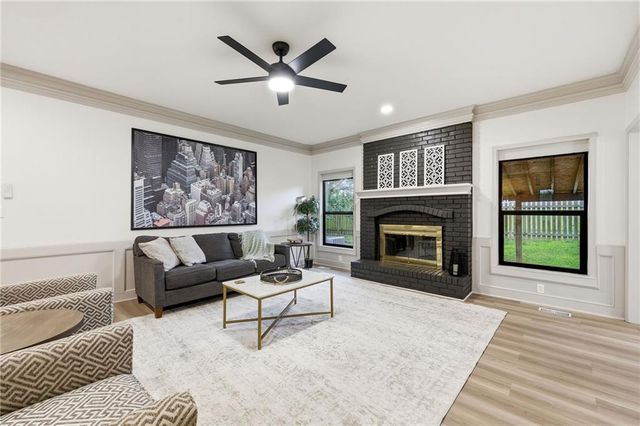 1008 NE Remington Court, Lee's Summit, MO 64086