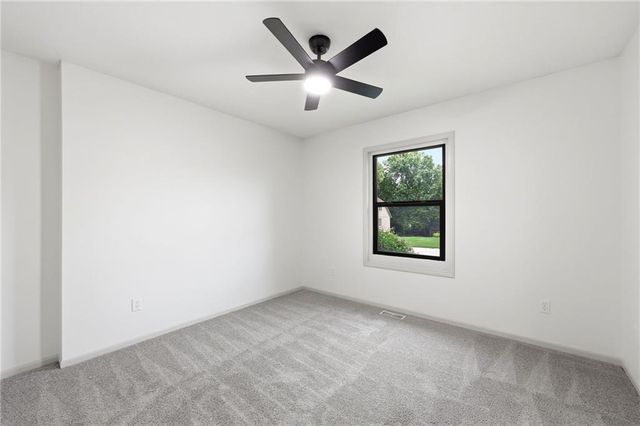 1008 NE Remington Court, Lee's Summit, MO 64086