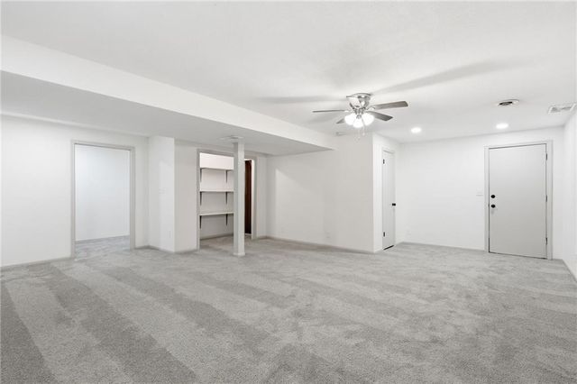1008 NE Remington Court, Lee's Summit, MO 64086