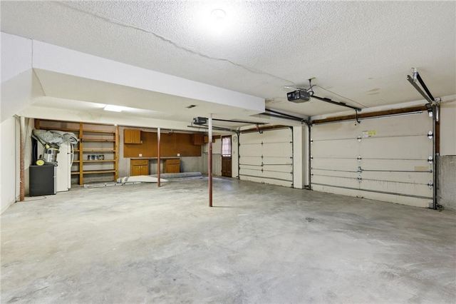 1008 NE Remington Court, Lee's Summit, MO 64086