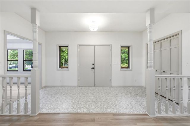 1008 NE Remington Court, Lee's Summit, MO 64086