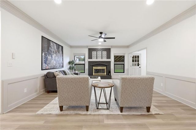 1008 NE Remington Court, Lee's Summit, MO 64086