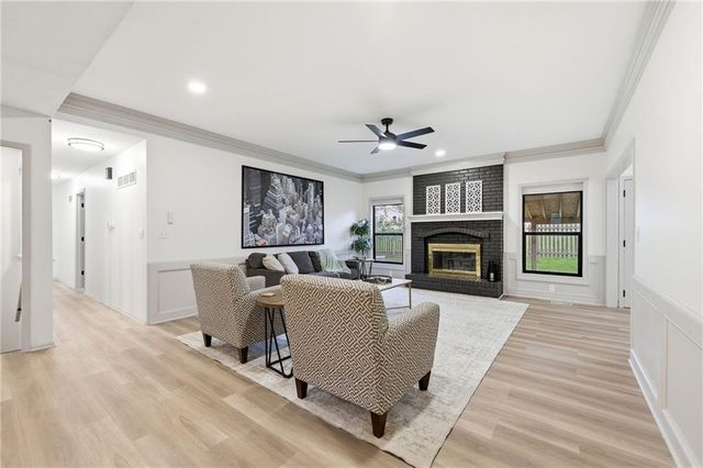 1008 NE Remington Court, Lee's Summit, MO 64086