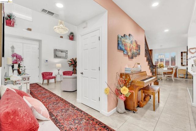 1653 Observation Ct, Antioch, CA 94531