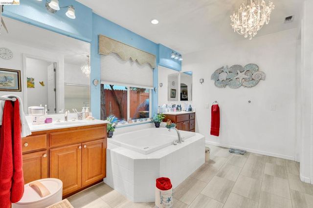 1653 Observation Ct, Antioch, CA 94531