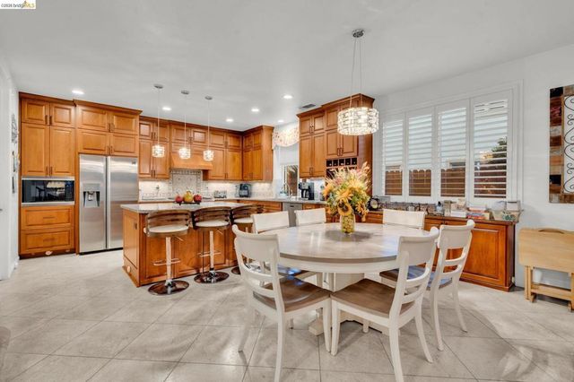 1653 Observation Ct, Antioch, CA 94531