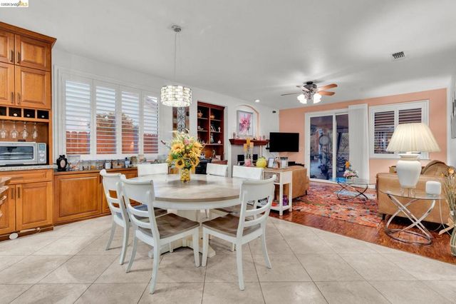 1653 Observation Ct, Antioch, CA 94531