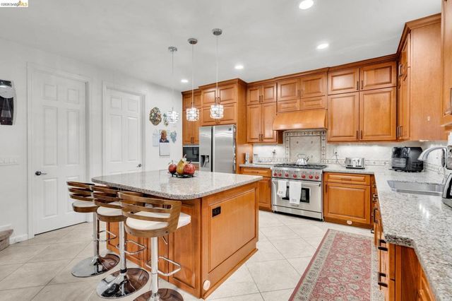 1653 Observation Ct, Antioch, CA 94531