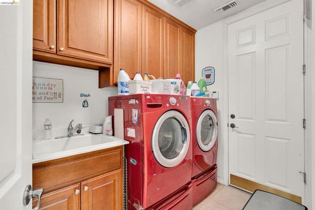 1653 Observation Ct, Antioch, CA 94531