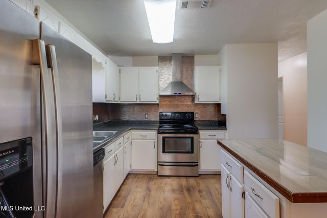 328 Seal Avenue, Long Beach, MS 39560