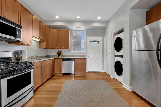 1457 W Thome Avenue 2, Chicago, IL 60660