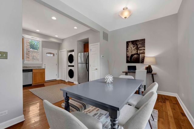1457 W Thome Avenue 2, Chicago, IL 60660