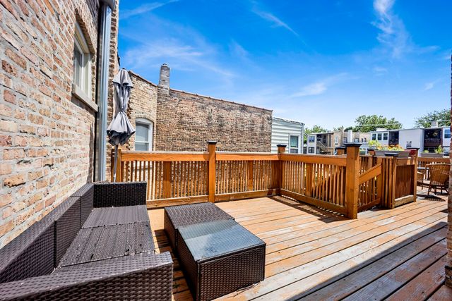 1457 W Thome Avenue 2, Chicago, IL 60660