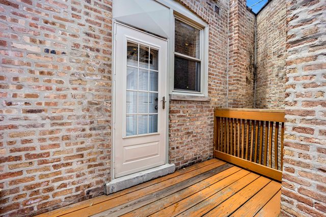 1457 W Thome Avenue 2, Chicago, IL 60660
