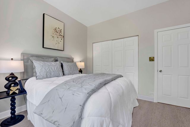 1457 W Thome Avenue 2, Chicago, IL 60660