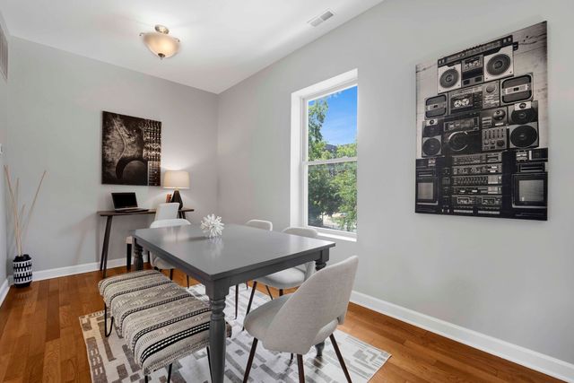 1457 W Thome Avenue 2, Chicago, IL 60660