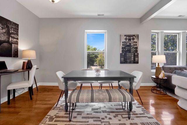 1457 W Thome Avenue 2, Chicago, IL 60660