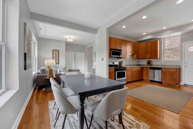 1457 W Thome Avenue 2, Chicago, IL 60660
