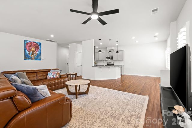12866 Canterbury Castle Drive, Charlotte, NC 28273