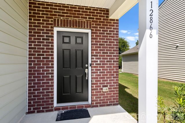 12866 Canterbury Castle Drive, Charlotte, NC 28273