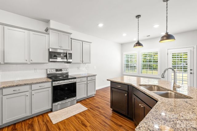 12866 Canterbury Castle Drive, Charlotte, NC 28273