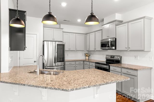 12866 Canterbury Castle Drive, Charlotte, NC 28273