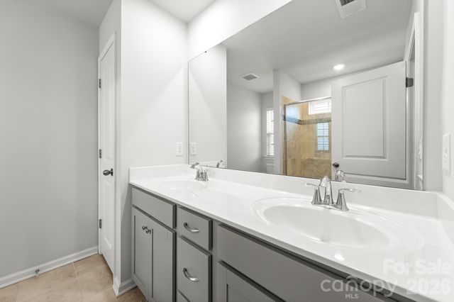 12866 Canterbury Castle Drive, Charlotte, NC 28273