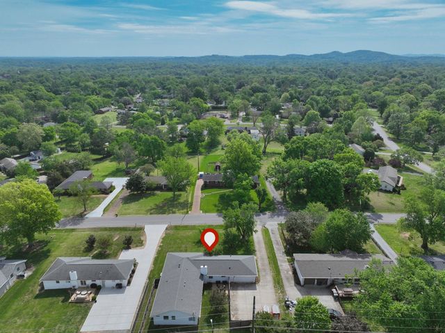 5141 Regent Dr, Nashville, TN 37220