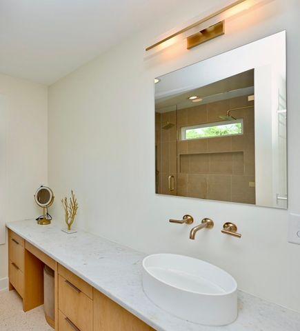 5141 Regent Dr, Nashville, TN 37220