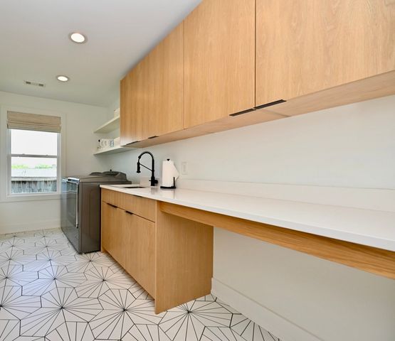 5141 Regent Dr, Nashville, TN 37220